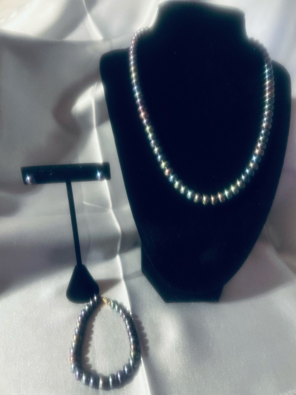 Black iridescent pearl set